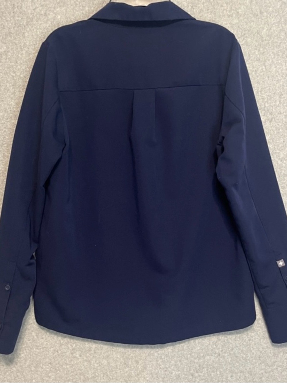 FIGS Scrub Top - Picture 3 of 3